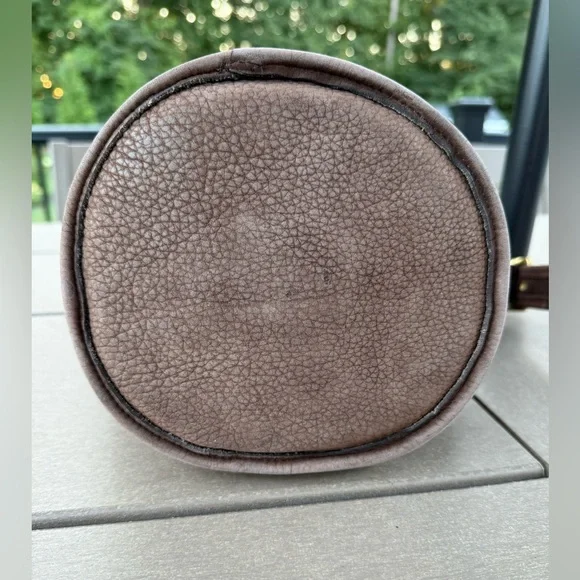 Vintage Coach Nubuc Helen’s Legacy Duffle 4952 in Chocolate 🐻🍫 - Picture 3 of 12